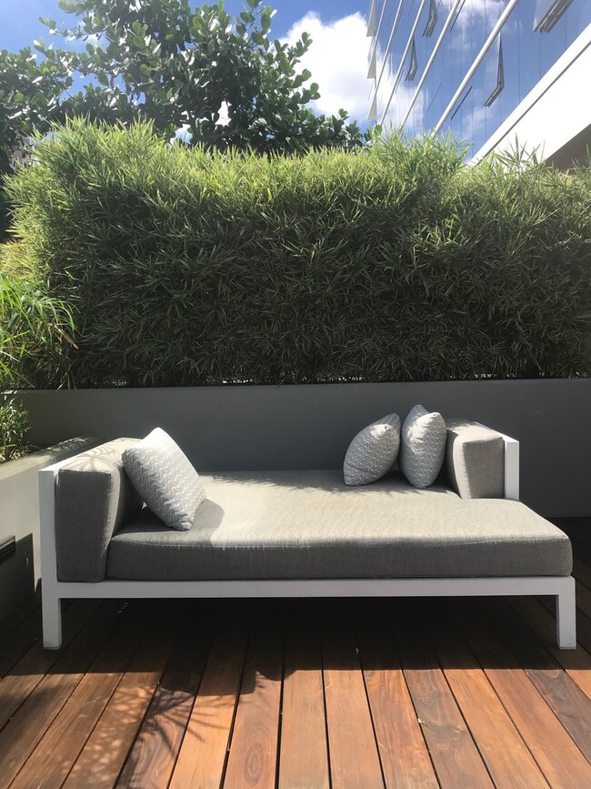 Building Photo - End Unit |  Luxury Condo | The Symphony | 2 Bed 2 Bath 2 Parking