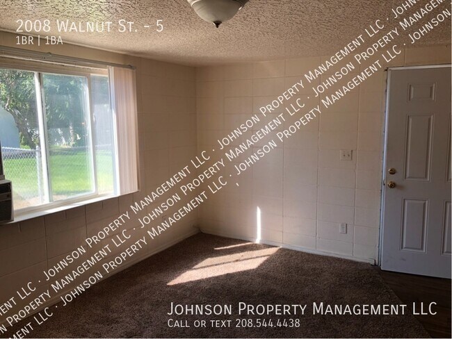 Building Photo - 2008 Walnut St