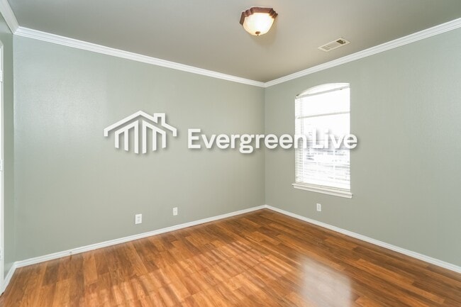 Building Photo - 1212 East Canton St S