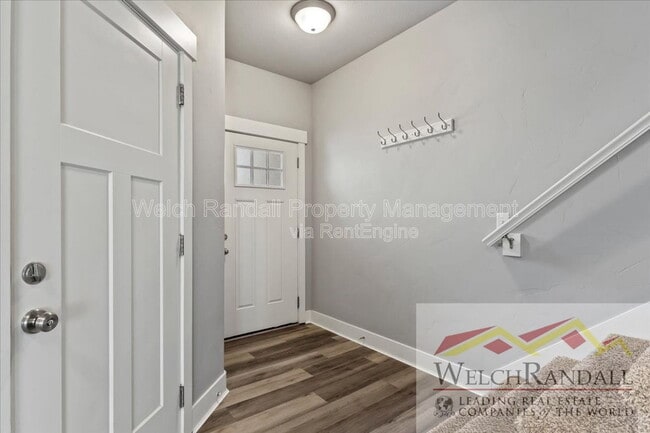 Building Photo - 2090 Carson Ave