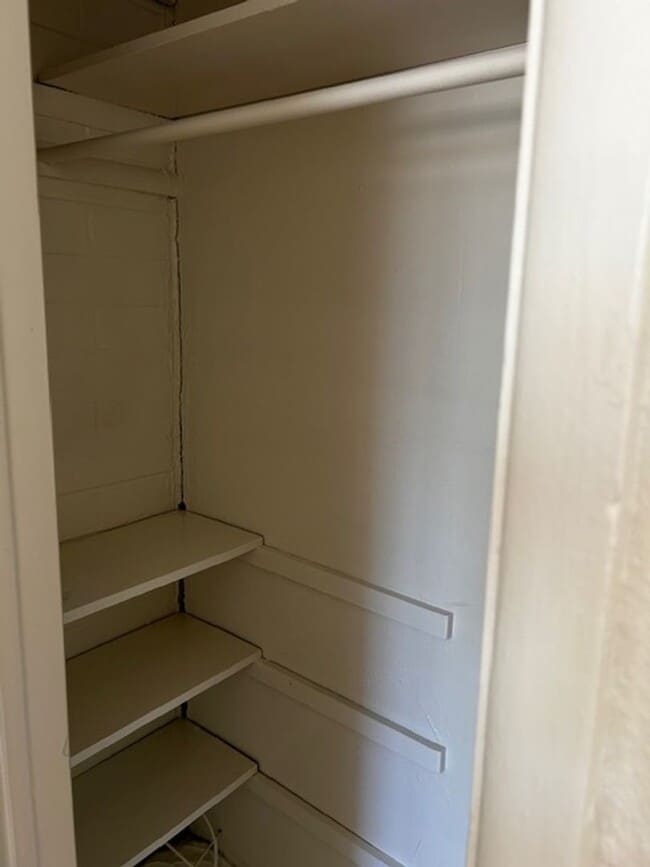 Building Photo - 2 Bedroom Single Family -Central Tucson