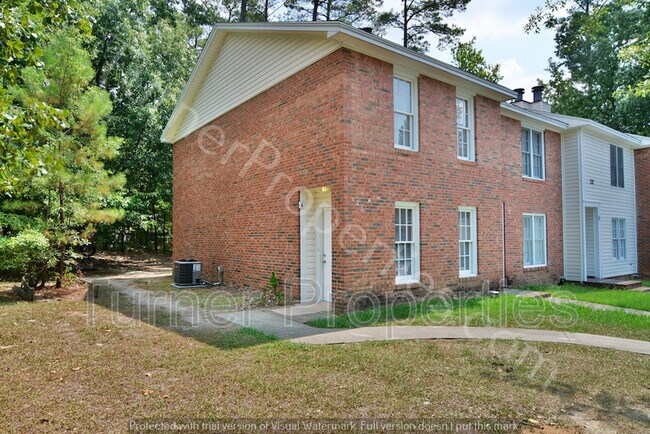 Building Photo - 121 Manorwood Ct