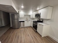 Building Photo - 724 S 100 W