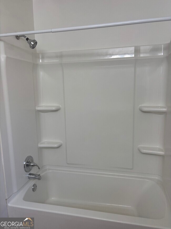 Building Photo - 256 Frederick Dr