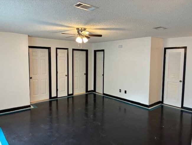 Building Photo - 511 S Arizona St