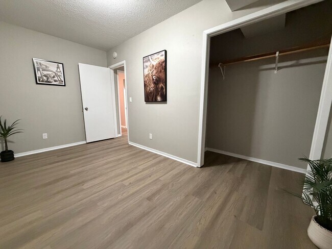 Building Photo - 246-248 Grand Blvd.