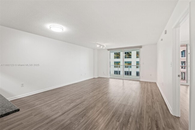 Building Photo - 1200 Brickell Bay Dr