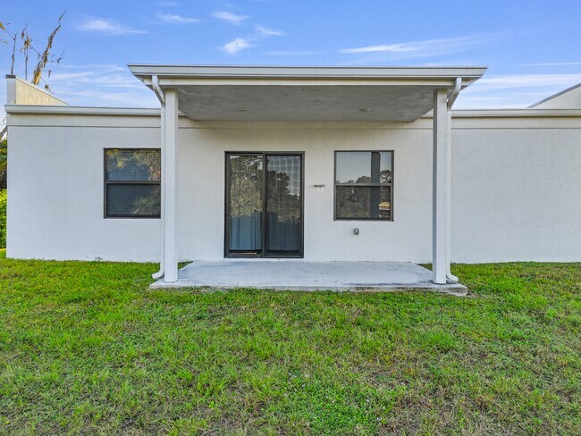 Building Photo - 622 Windermere Dr