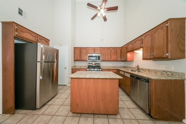 Building Photo - 1306 SW 22nd St