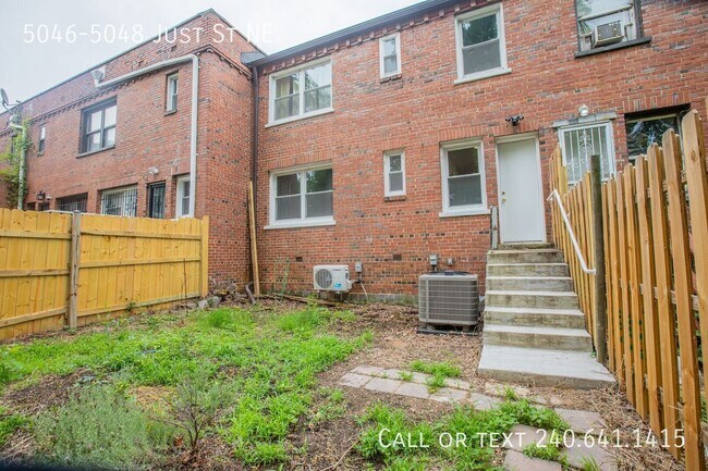 Building Photo - 5046-5048 Just St NE-