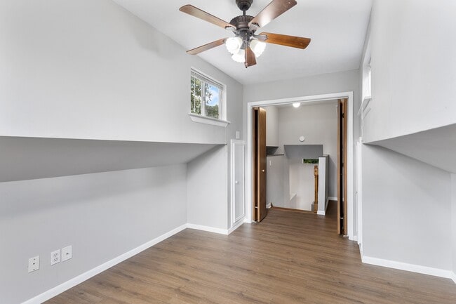 Building Photo - 14519 Oakleaf Dr