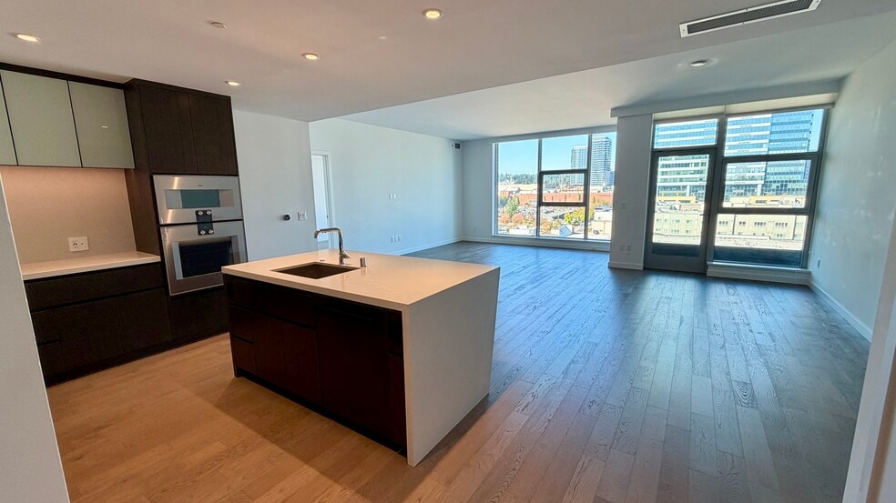 Building Photo - 188 Bellevue Way NE