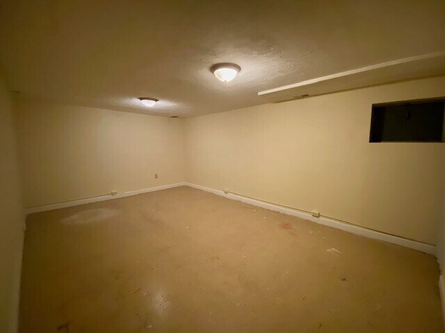 Building Photo - Remodeled 4 Bedroom in Pike Township!