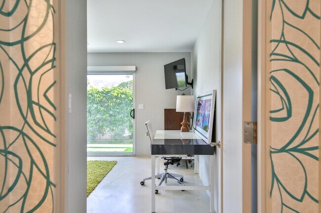 Building Photo - 47956 Silver Spur Trail