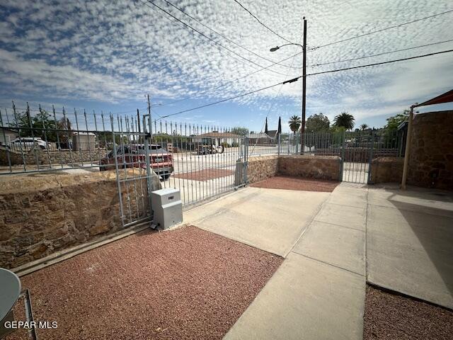 Building Photo - 4222 Pershing Dr