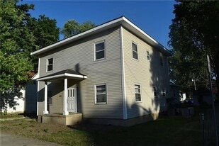 Building Photo - 1015 W Jackson St