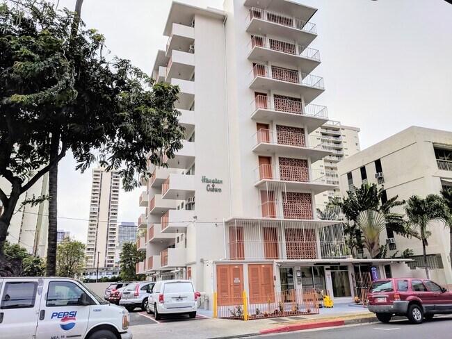 Building Photo - Partly Furnished 1-Bedroom 1 Bath with No Parking at Hawaiian Crown in Waikiki