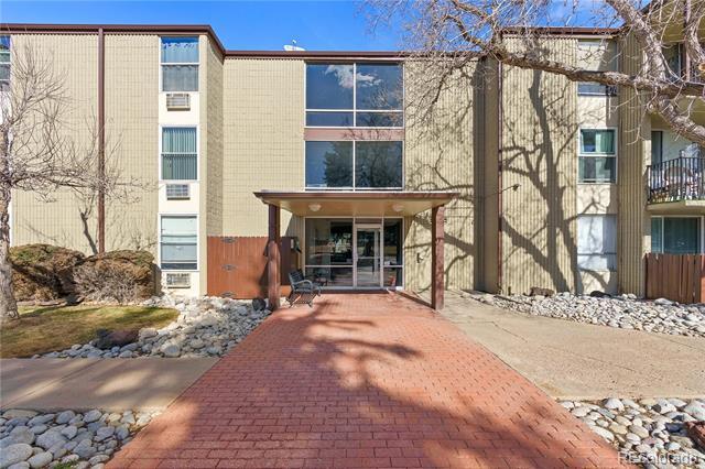 Building Photo - 2281 S Vaughn Way