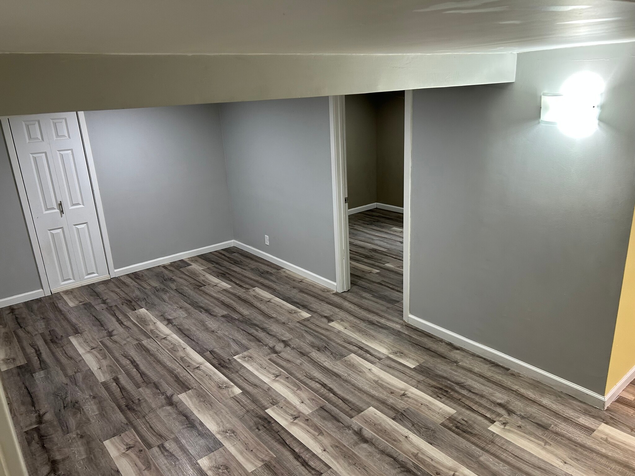 Living room with storage - 2541 Bittersweet Ln