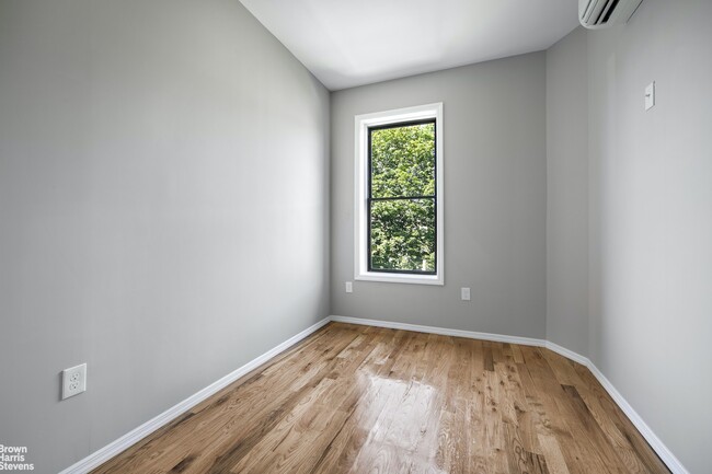 Building Photo - 295 MacDonough St