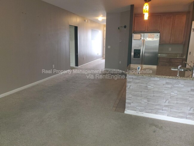 Building Photo - 11462 Carson Lake Dr