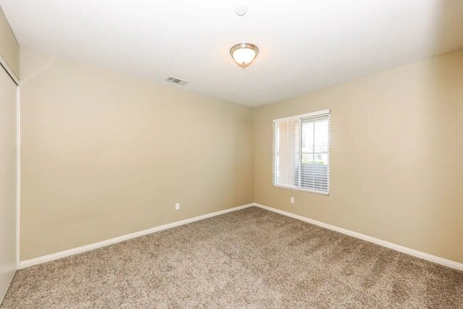 Building Photo - 1431 Laramie Ave