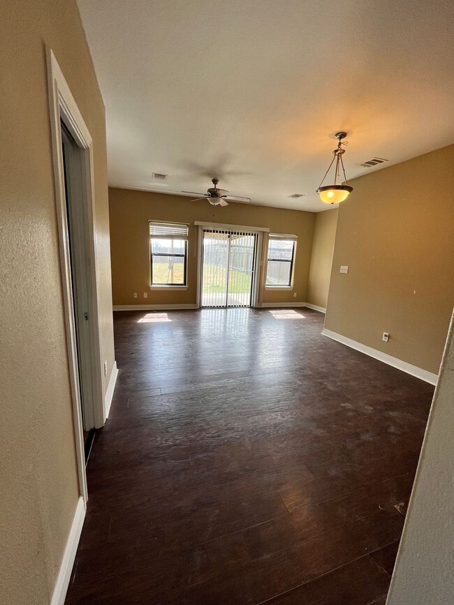 Building Photo - 105 Homonu Ct