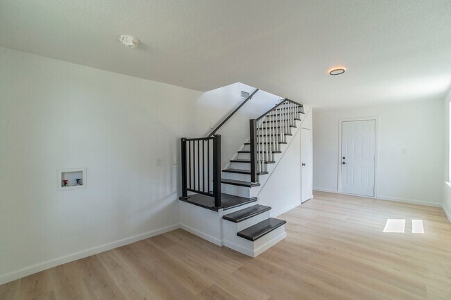 Building Photo - ? Newly Renovated Home in Arlington! ?