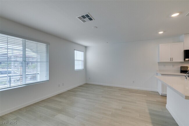 Building Photo - 945 Jigglypuff Pl