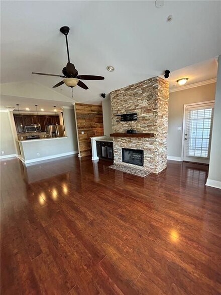 Building Photo - 104 Vinings Forest Cir SE