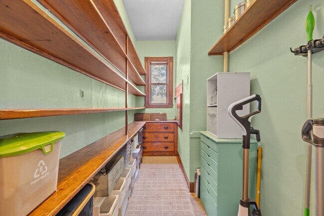 Building Photo - 20 Mellen St