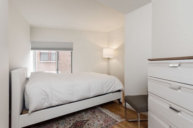 Building Photo - 19 Wiget St