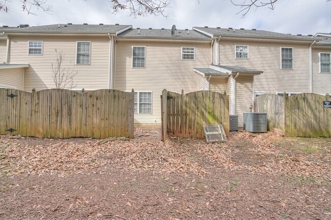 Building Photo - 2567 New Holland Cir