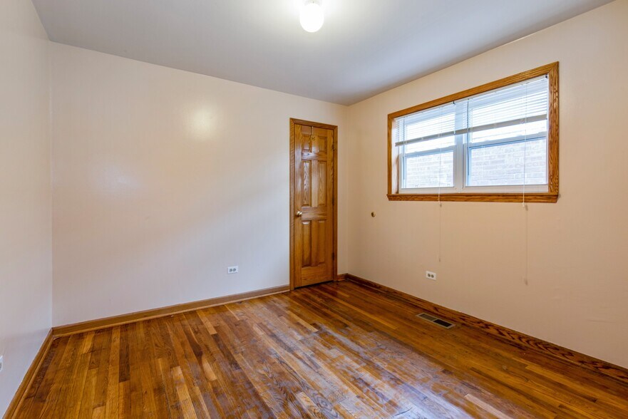 Building Photo - 8906 S Halsted St