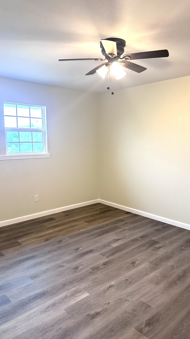 Building Photo - 1205 Harbor Lights Dr
