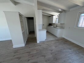 Building Photo - 2612 W Century Blvd