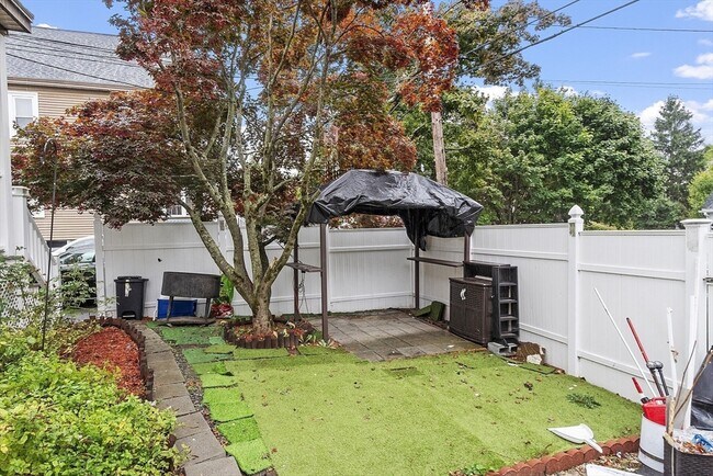 Building Photo - 27-29 Chadwick St