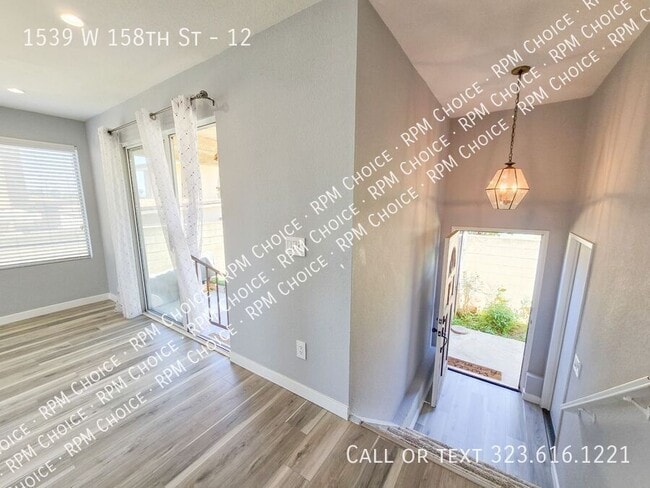 Building Photo - 1539 W 158th St