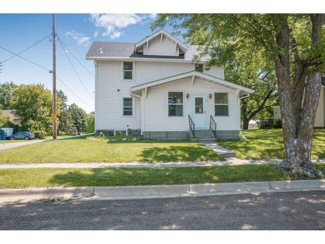 Building Photo - 857 Bradley Ave