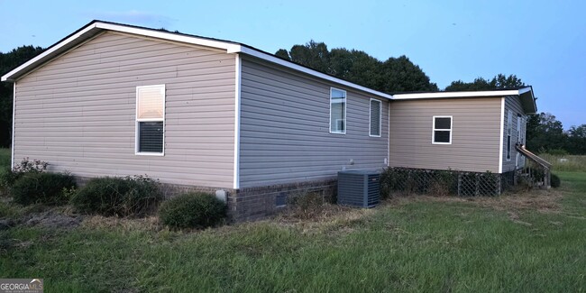 Building Photo - 378 Tom McCall Rd