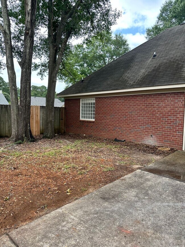 Building Photo - Gorgeous Home in Dothan, AL
