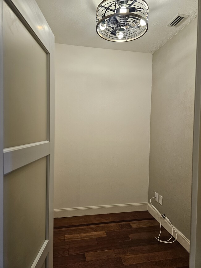 Building Photo - 9309 Northlake Pkwy