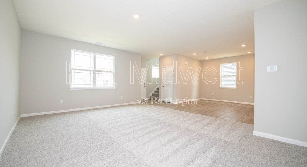 Building Photo - 2557 Lamar Dr