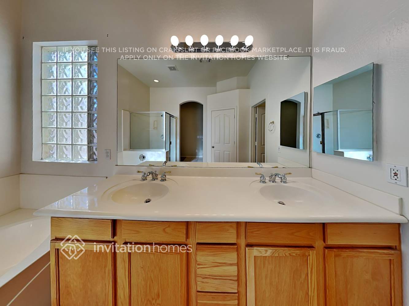 Building Photo - 2995 E Santa Rosa Dr