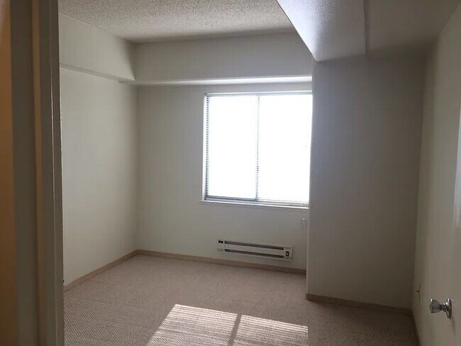 Building Photo - "Charming 1-Bedroom Oasis in the Heart of Oakland – Your Perfect Urban Retreat Awaits!"