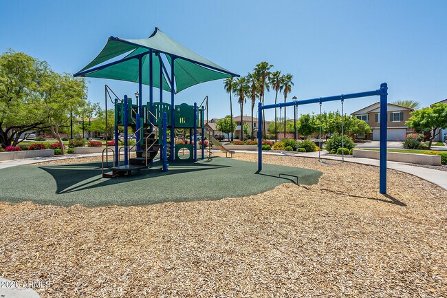 Building Photo - 2250 E Wayland Dr