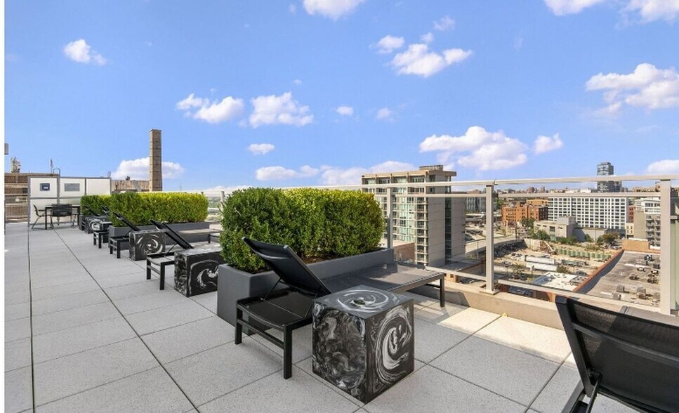 Building Photo - 601 W Jackson Blvd