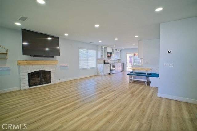 Building Photo - 1122 W Alton Ave