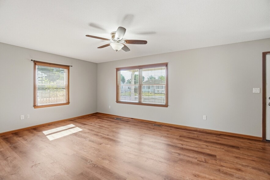 Building Photo - 245 Fitchland Dr