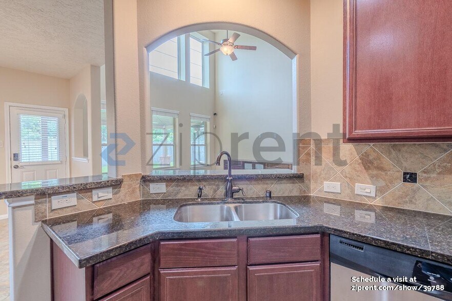 Building Photo - 2814 Palm Harbour Dr